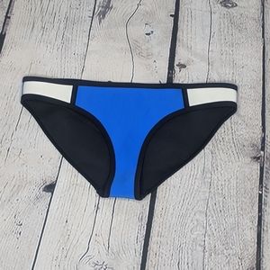🎉3 for 15 EUC Triangl bikini bottom